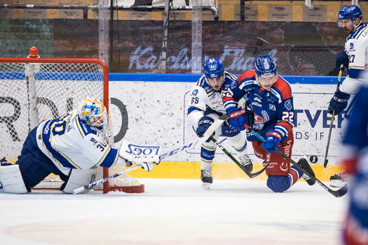 Leksands målvakt Janne Juvonen och Nils Åman och