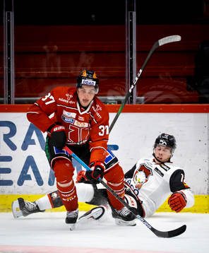 Örebros Glenn Gustafsson och Malmö Redhawks Linus