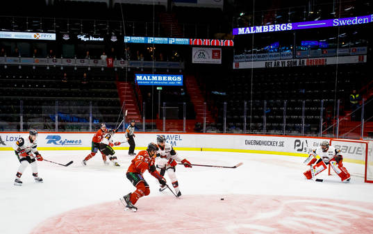 Örebros Glenn Gustafsson och Malmö Redhawks målvakt