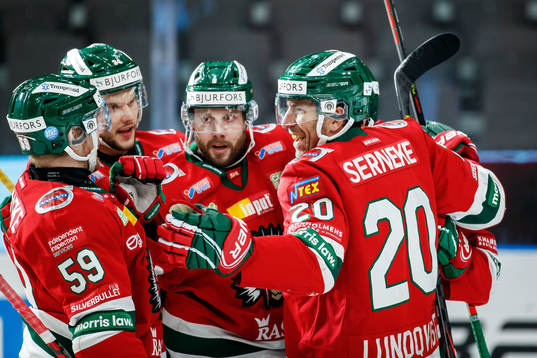 Frölundas Joel Lundqvist jublar med lagkamrater