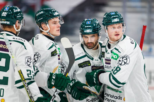 Färjestads Martin Johansson jublar med lagkamrater