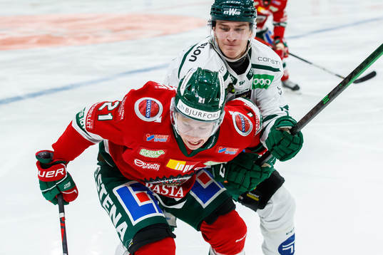 Frölundas Karl Henriksson och Färjestads Oskar Bäck