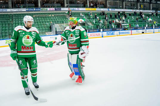 Rögles Mattias Sjögren och målvakt Christoffer Rifalk