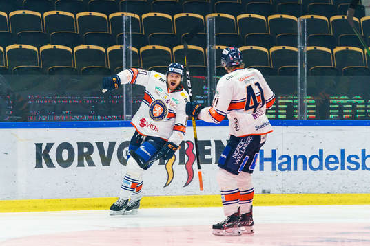 Växjös Erik Josefsson och Ludvig Nilsson jublar