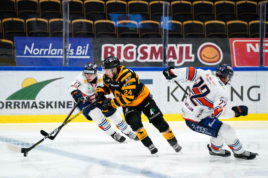 Skellefteås Andreas Wingerli mot Växjös Jack Drury och