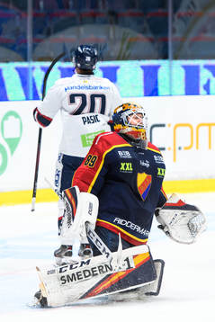 Djurgårdens målvakt Niklas Svedberg deppar