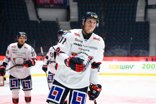 Linköpings Henrik Törnqvist jublar
