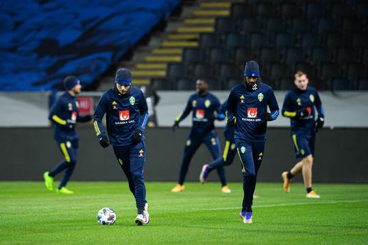 Victor Nilsson Lindelöf and Alexander Isak of the Swedish