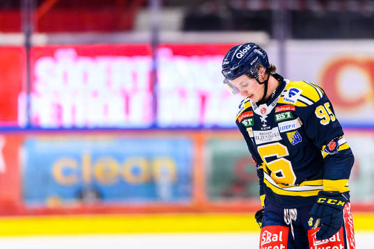 Södertäljes Nick Olesen deppar