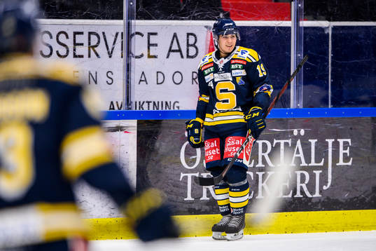 Södertäljes Lucas Carlsson jublar