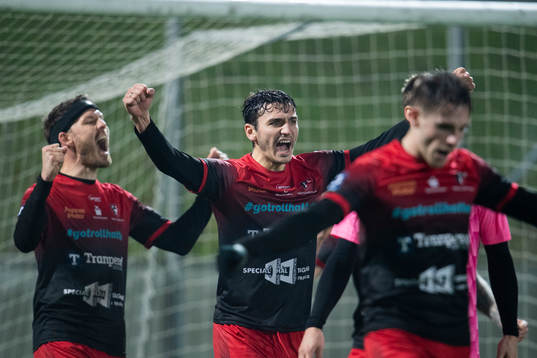 Trollhättans Albinot Rexhepi jublar