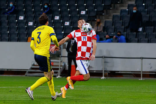 Victor Nilsson Lindelöf of Sweden and Ante Budimir of