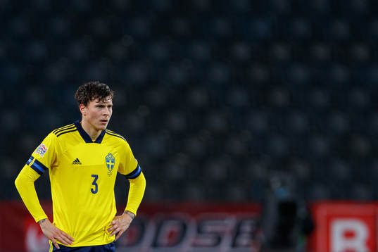 Victor Nilsson Lindelöf of Sweden looks dejected