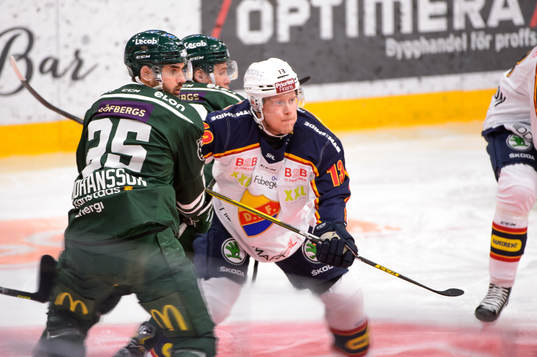 Färjestads Martin Johansson och Djurgårdens Kalle Östman