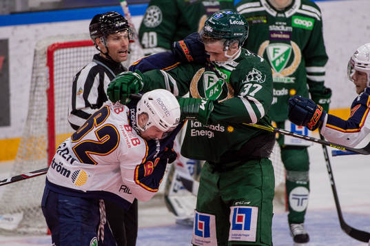 Färjestads Adam Grinning och Djurgårdens Manuel Ågren i