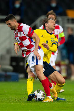 Mateo Kovacic of Croatia against Albin Ekdal of Sweden