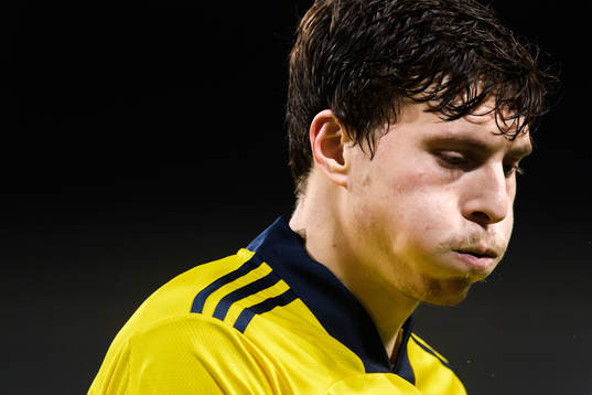 Victor Nilsson Lindelöf of Sweden looks dejected