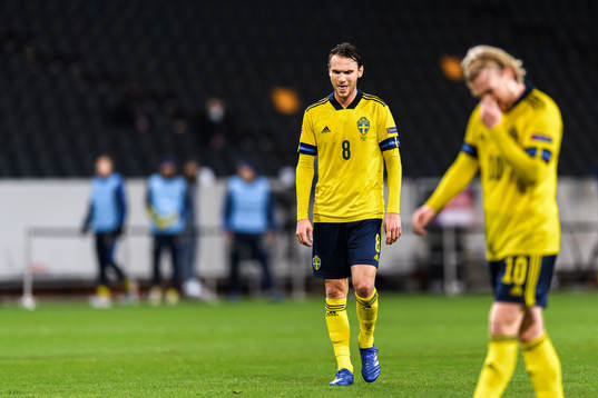 Albin Ekdal and Emil Forsberg of Sweden look dejected