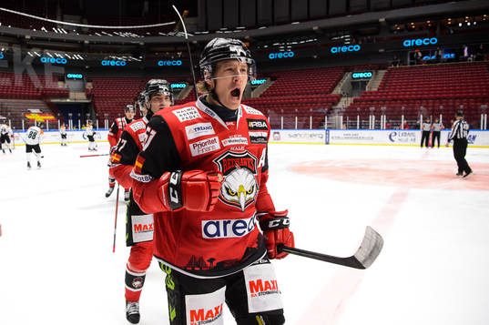 Malmö Redhawks Emil Sylvegård jublar