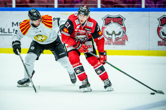 Brynäs Niclas Andersén mot Malmö Redhawks Emil Sylvegård