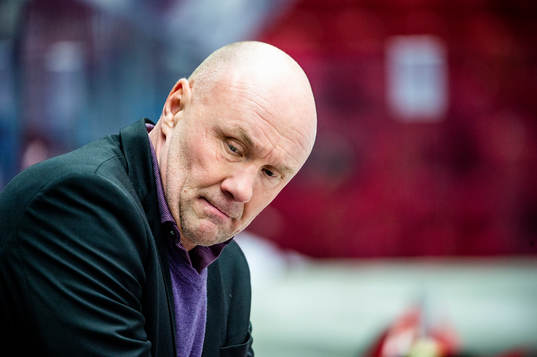 Brynäs tränare Peter Andersson deppar