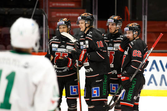 Örebros Rodrigo Abols jublar