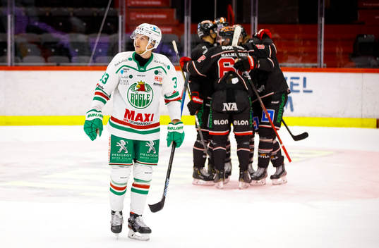 Rögles Niklas Hansson deppar och Örebros Rodrigo Abols