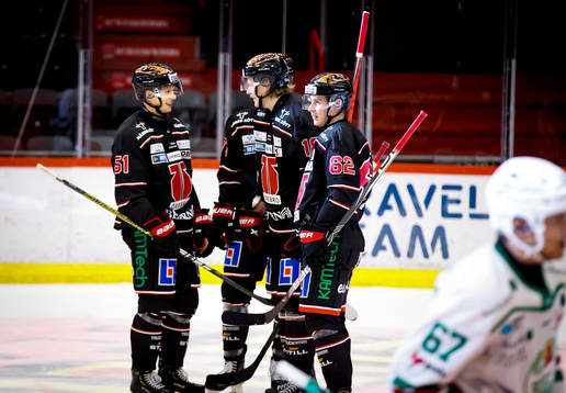 Örebros Rodrigo Abols gör 6-5 och jublar med Kristian