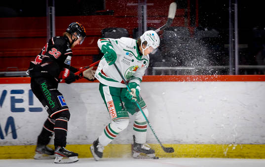 Örebros Christopher Mastomäki och Rögles Erlend Lesund
