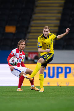 Luka Modric of Croatia and Dejan Kulusevski of Sweden