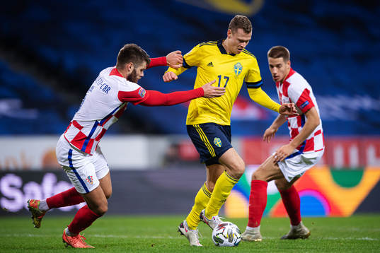 Duje Caleta-Car of Croatia and Viktor Claesson of Sweden