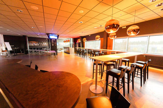 Tom sportbar i Vida arena före ishockeymatchen i SHL