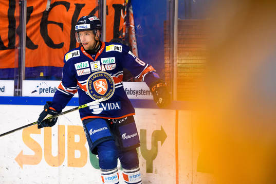 Växjös Robert Rosén jublar