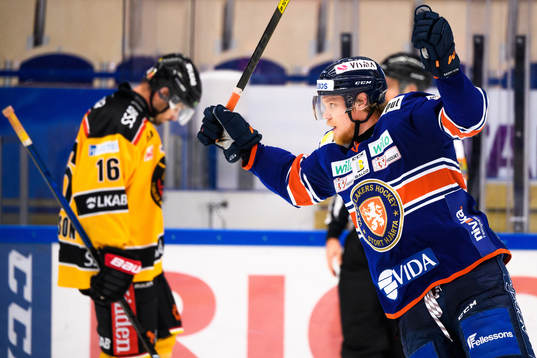 Luleås Niklas Olausson deppar samtidigt Växjös Ludvig
