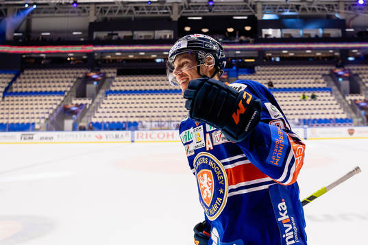 Växjös Robert Rosén jublar