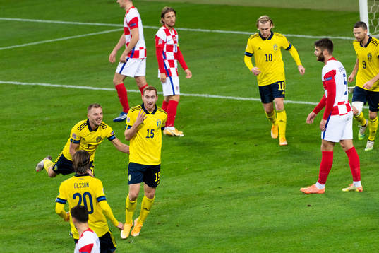 Dejan Kulusevski of Sweden celebrates