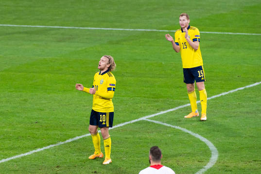 Emil Forsberg of Sweden looks dejected