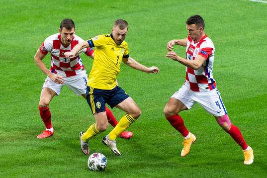Boma Barisic, Ivan Perisic of Croatia and Sebastian Larsson