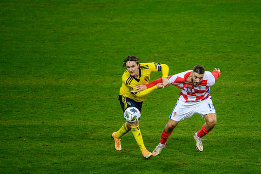 Kristoffer Olsson of Sweden and Nikola Vlasic of Croatia