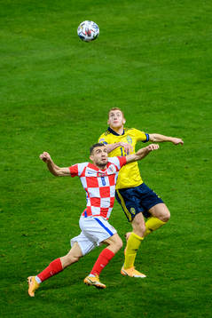 Mateo Kovacic of Croatia and Dejan Kulusevski of Sweden