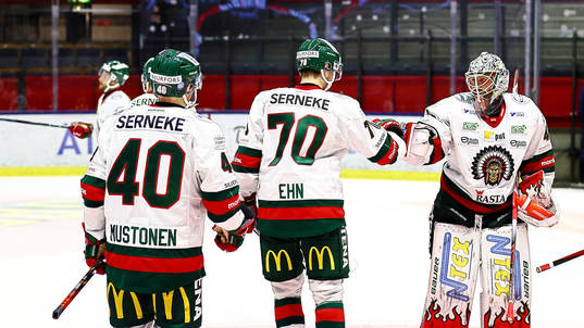 Frölundas Christoffer Ehn tackar målvakt Niklas Rubin