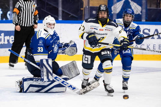 Leksands målvakt Amanda Johansson och HV71s Michelle