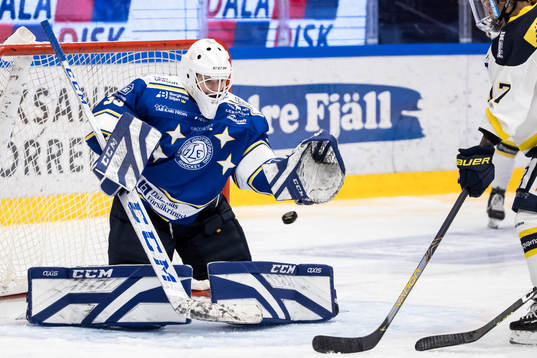 Leksands målvakt Amanda Johansson och HV71s Danielle Stone