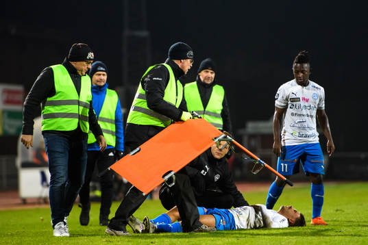 Värnamos Edvin Becirovic har ont