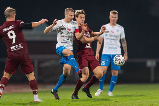 Värnamos Freddy Winst mot Landskronas Robin Hofsö