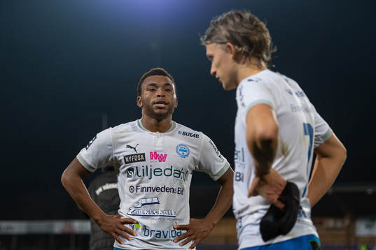 Värnamos Abdussalam Magashy och Charlie Vindehall