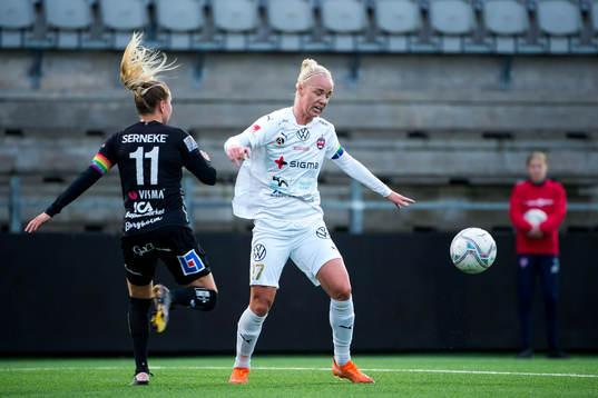 Växjös Emmi Alanen och Rosengårds Caroline Seger