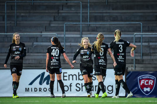 Bläddra bland fler bilder av Fotboll, Damallsvenskan, FC Rosengård - Växjö