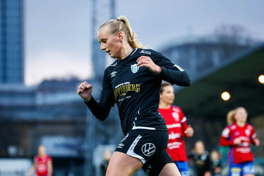 Göteborgs Stina Blackstenius jublar