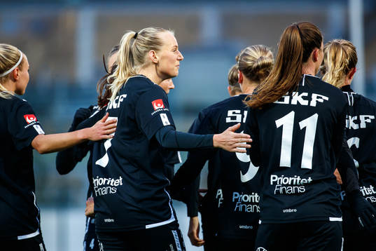 Göteborgs Stina Blackstenius jublar